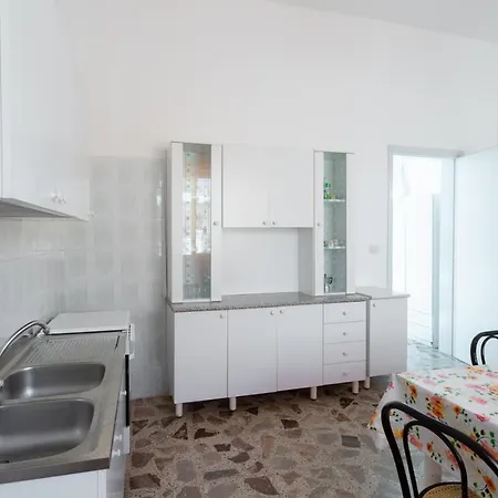 Fronte Mare E شقة توري موتسا